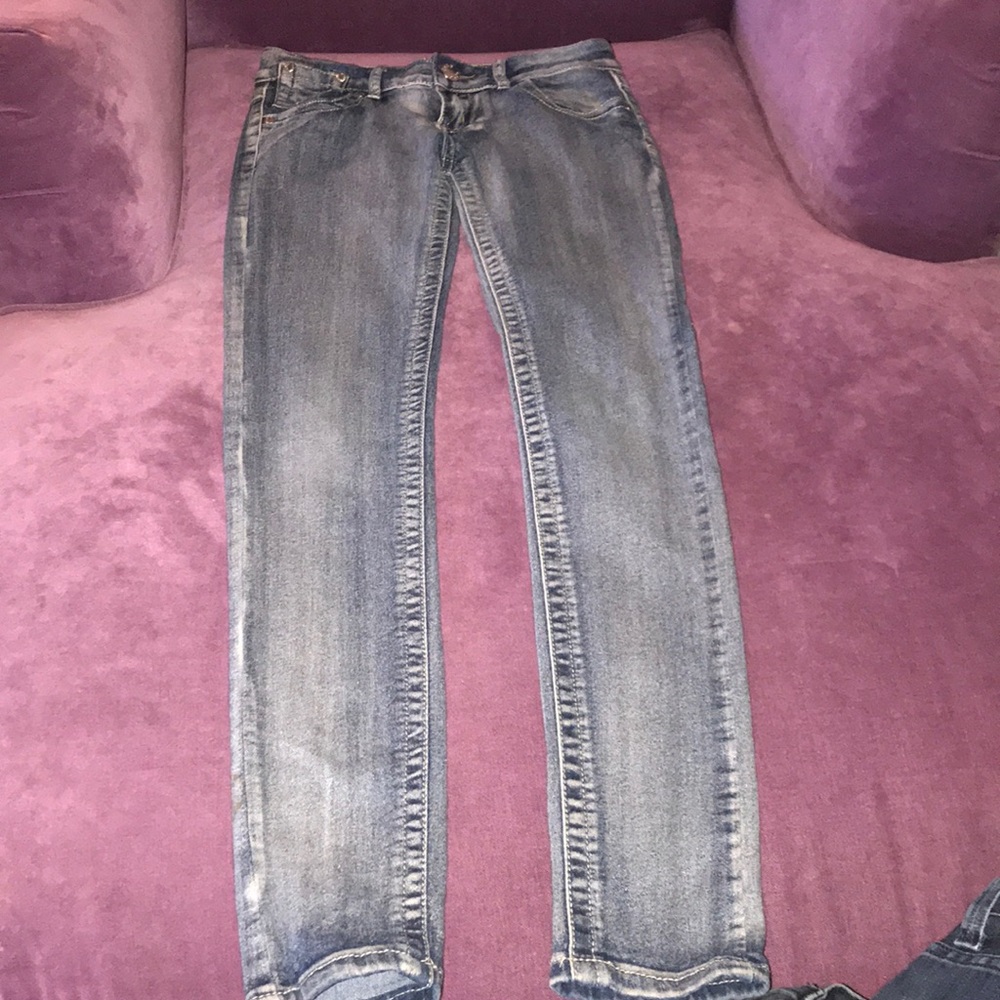 Cleo super skinny classic wash distressed jean